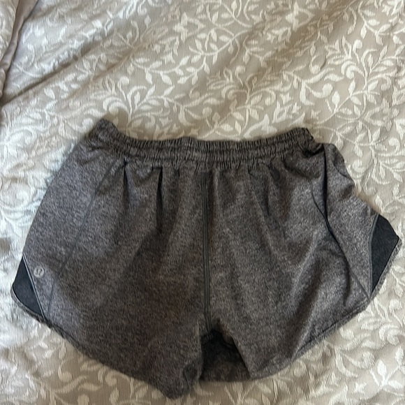 hotty hot lululemon shorts size 4 4” - Picture 2 of 3
